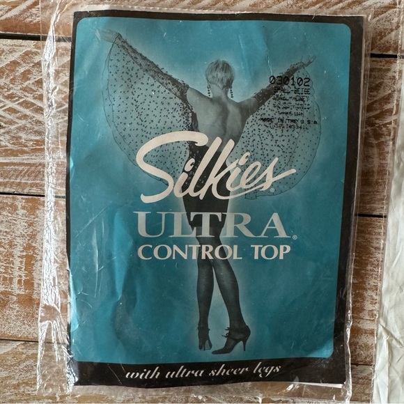 👠Vintage Silkies Control Top Pantyhose Nylons👠 ~4 pair - Picture 3 of 9